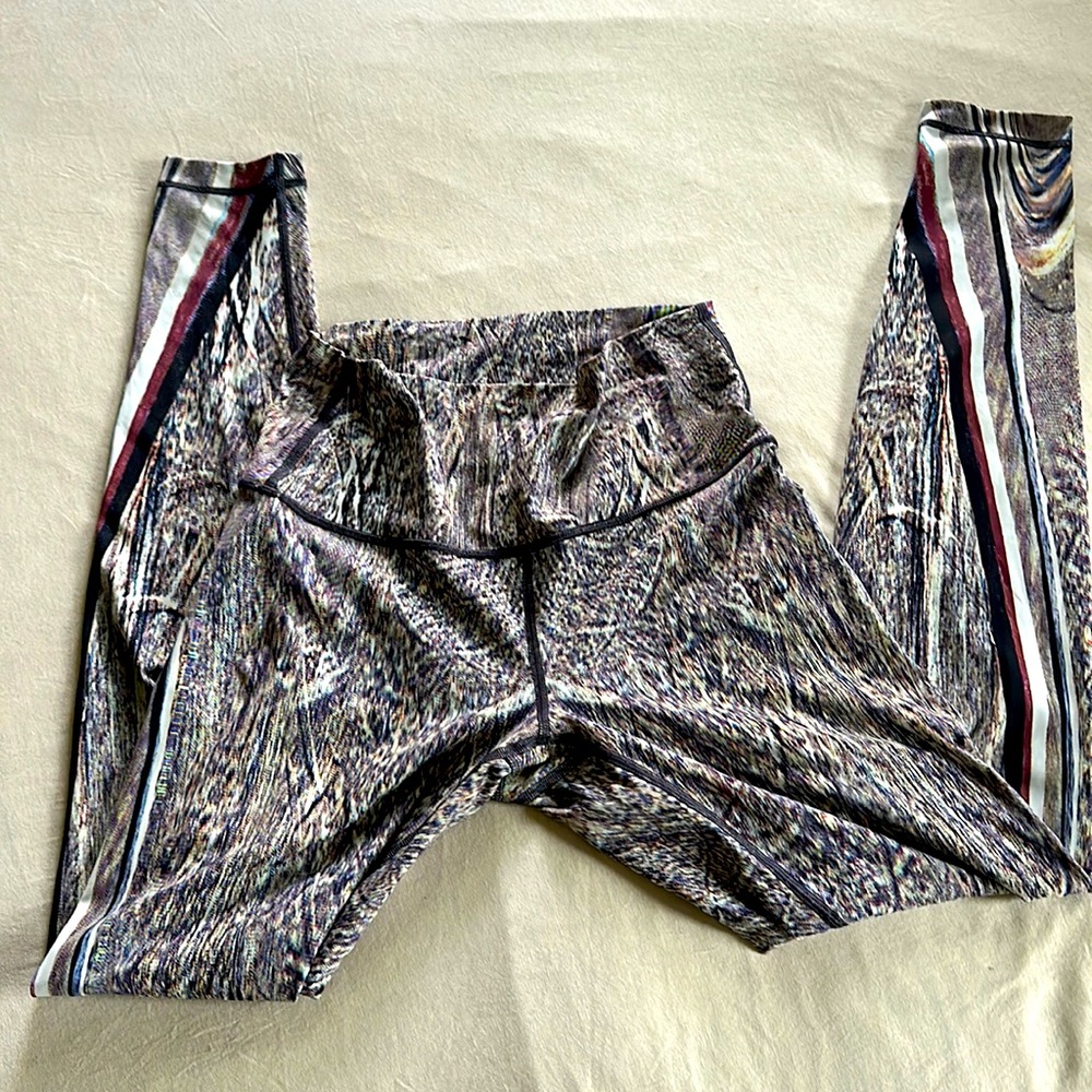 Lululemon size 6 leggings